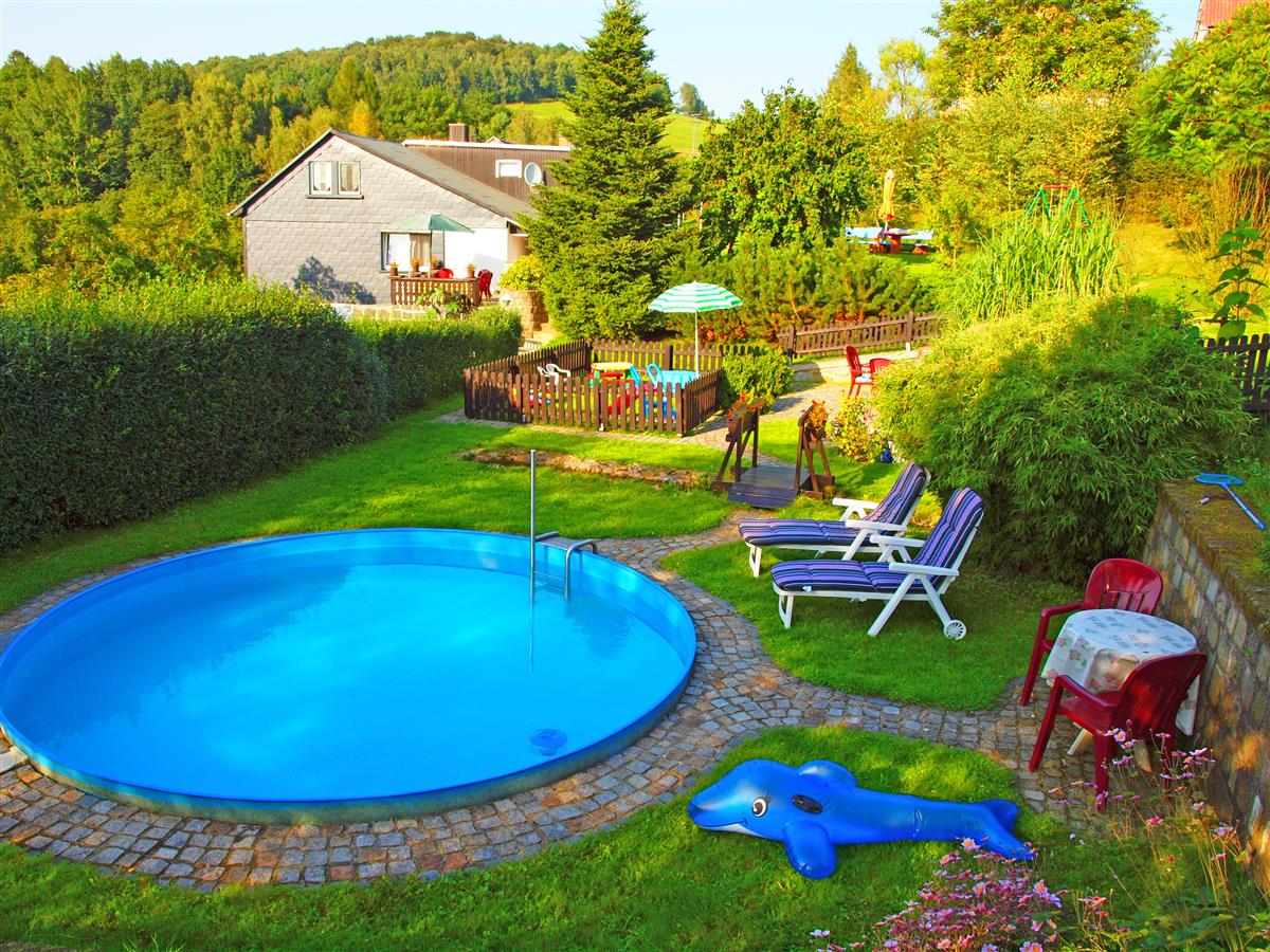 Fewo - Garten mit Pool